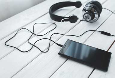 英超日本国脚与战犯照片合影，在华英国球迷向俱乐部抗议：请真诚道歉，并表明永远反法西斯立场